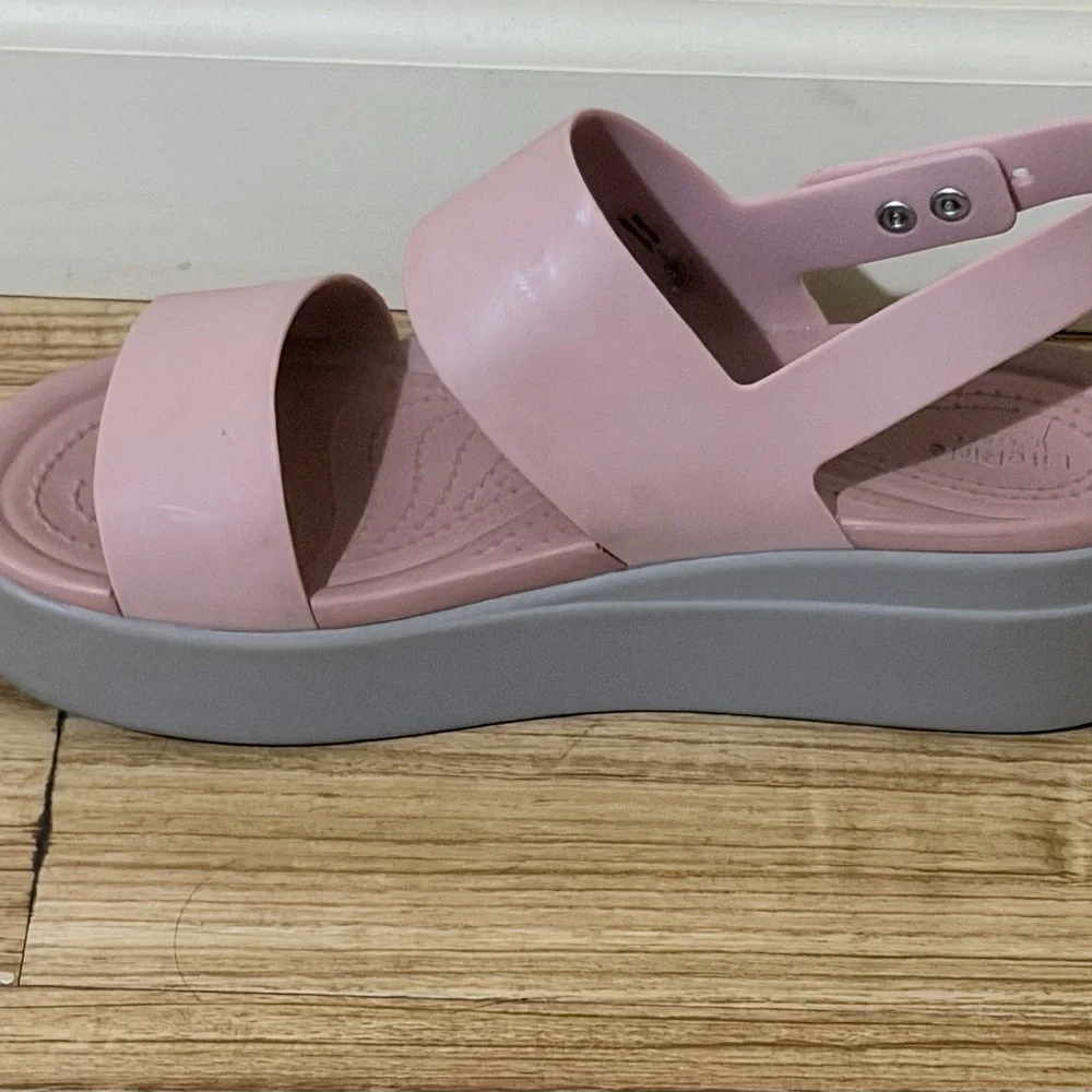 CROCS Pink Platform Slide Sandals with Gray Sole, - Picture 3 of 9
